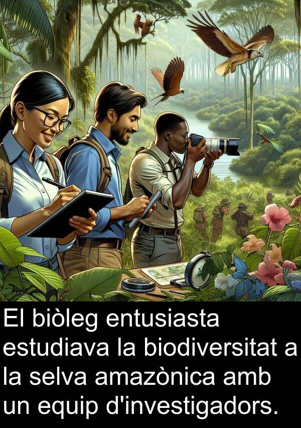 equip: El biòleg entusiasta estudiava la biodiversitat a la selva amazònica amb un equip d'investigadors.