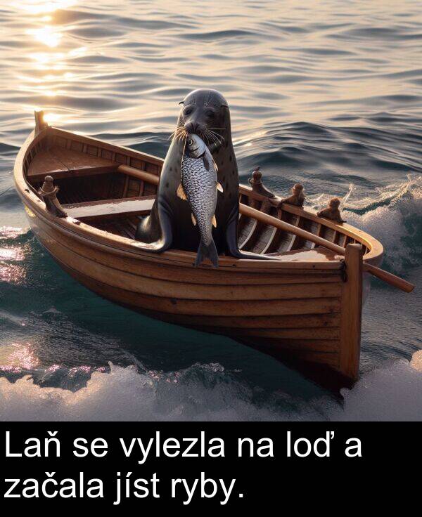 začala: Laň se vylezla na loď a začala jíst ryby.