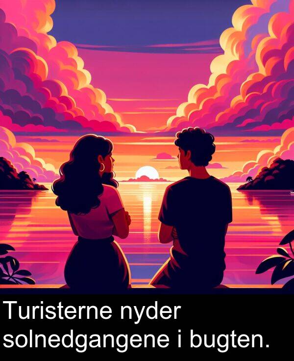 bugten: Turisterne nyder solnedgangene i bugten.