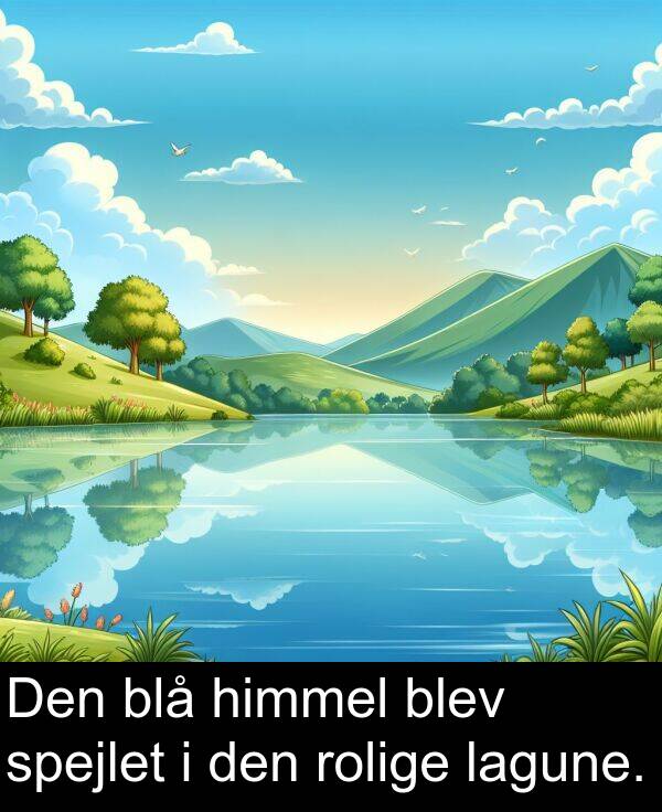 himmel: Den blå himmel blev spejlet i den rolige lagune.