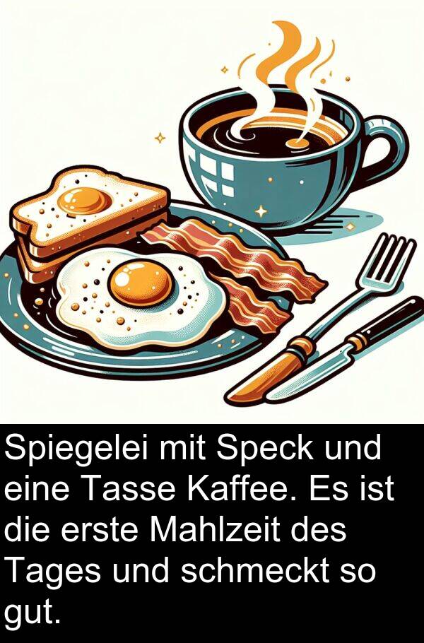Speck: Spiegelei mit Speck und eine Tasse Kaffee. Es ist die erste Mahlzeit des Tages und schmeckt so gut.