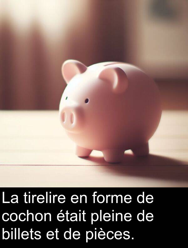 tirelire: La tirelire en forme de cochon était pleine de billets et de pièces.