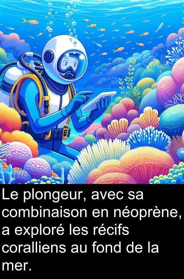exploré: Le plongeur, avec sa combinaison en néoprène, a exploré les récifs coralliens au fond de la mer.