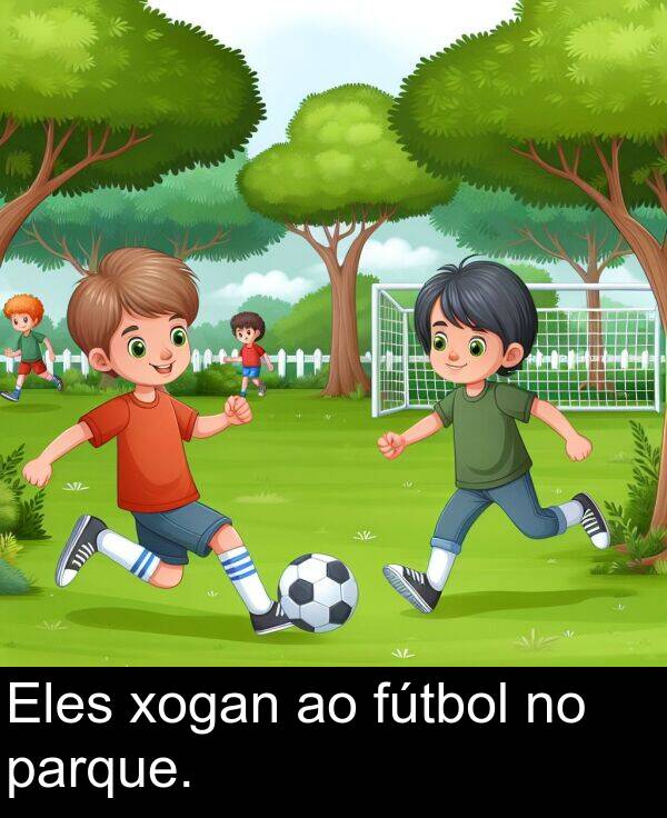 fútbol: Eles xogan ao fútbol no parque.