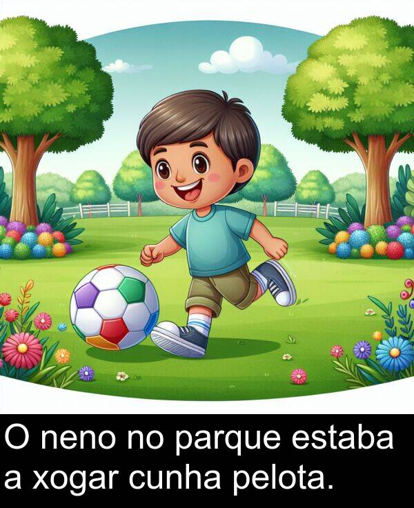 parque: O neno no parque estaba a xogar cunha pelota.