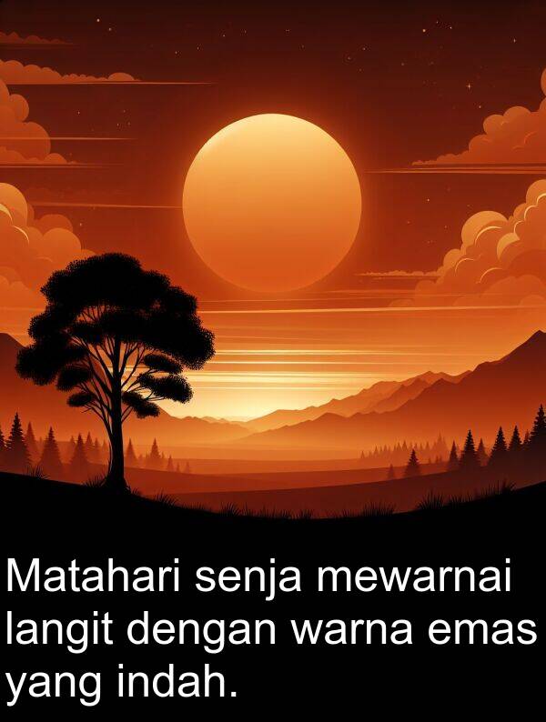 senja: Matahari senja mewarnai langit dengan warna emas yang indah.