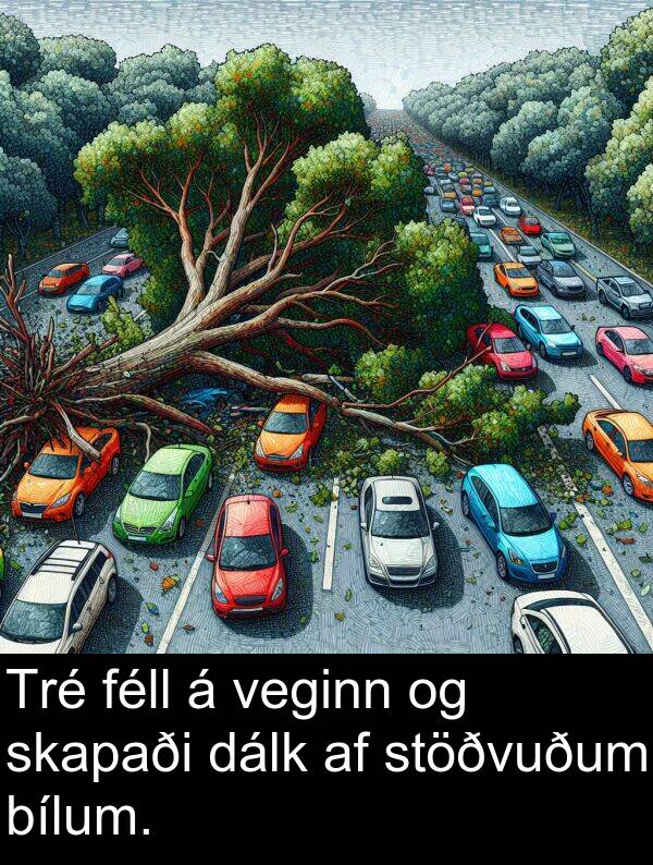 veginn: Tré féll á veginn og skapaði dálk af stöðvuðum bílum.