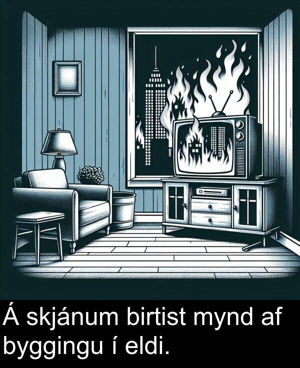 birtist: Á skjánum birtist mynd af byggingu í eldi.