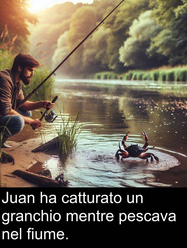 granchio: Juan ha catturato un granchio mentre pescava nel fiume.