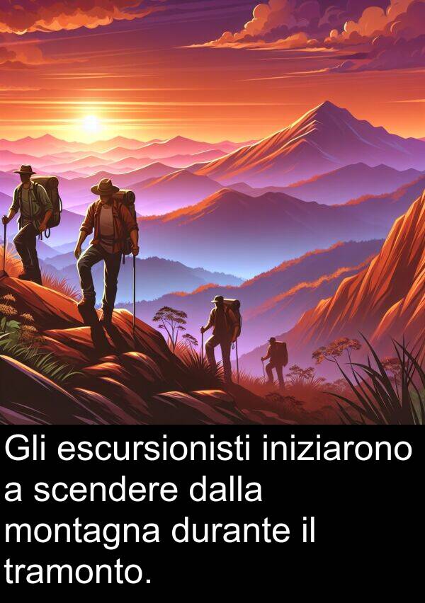 dalla: Gli escursionisti iniziarono a scendere dalla montagna durante il tramonto.
