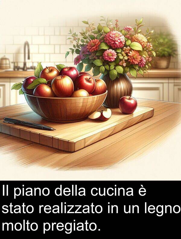stato: Il piano della cucina è stato realizzato in un legno molto pregiato.