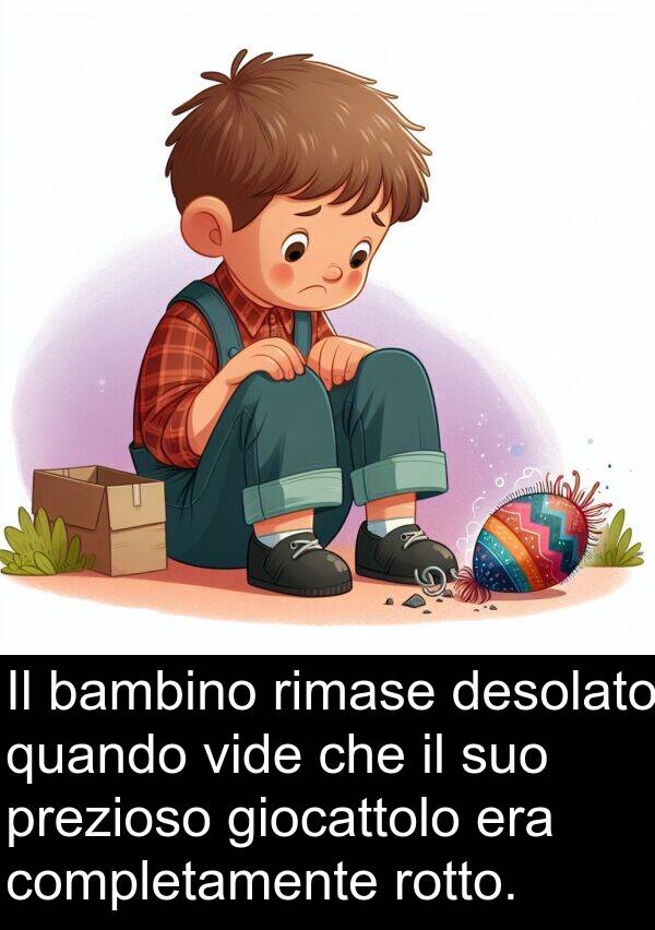 rotto: Il bambino rimase desolato quando vide che il suo prezioso giocattolo era completamente rotto.