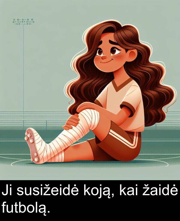 žaidė: Ji susižeidė koją, kai žaidė futbolą.