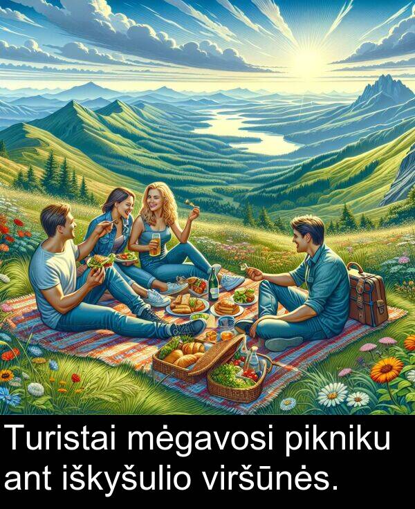 pikniku: Turistai mėgavosi pikniku ant iškyšulio viršūnės.