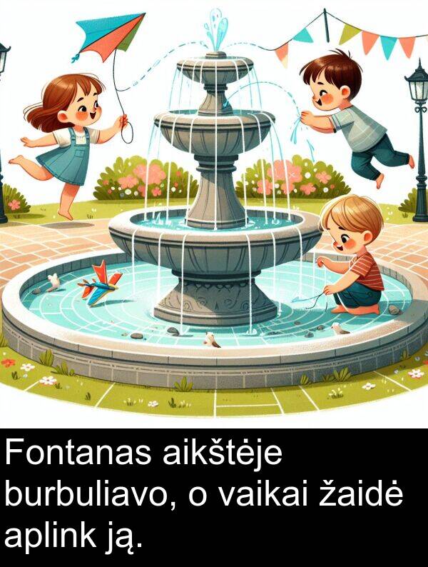 žaidė: Fontanas aikštėje burbuliavo, o vaikai žaidė aplink ją.