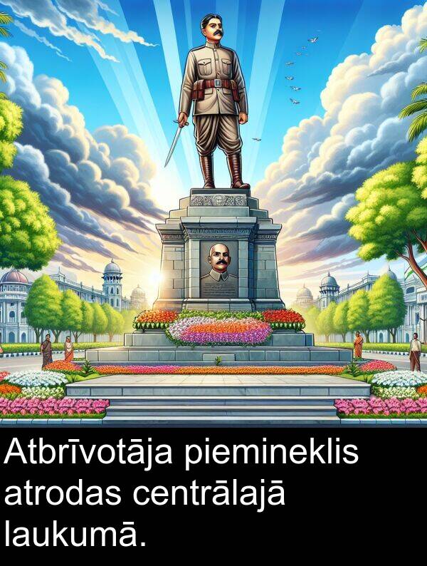 centrālajā: Atbrīvotāja piemineklis atrodas centrālajā laukumā.