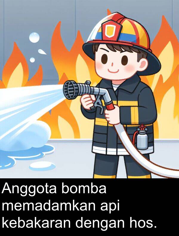 kebakaran: Anggota bomba memadamkan api kebakaran dengan hos.