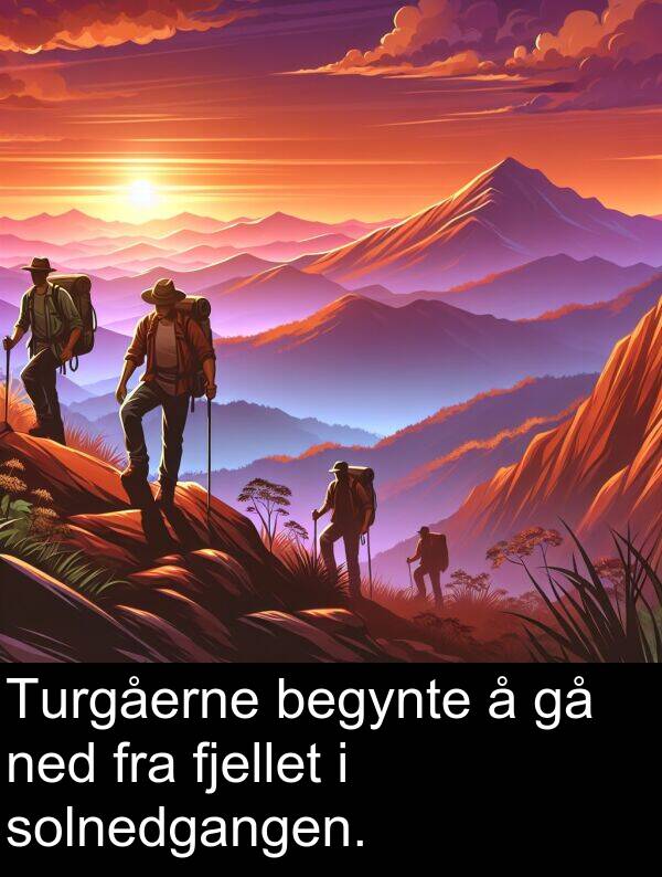 ned: Turgåerne begynte å gå ned fra fjellet i solnedgangen.