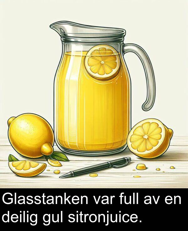 sitronjuice: Glasstanken var full av en deilig gul sitronjuice.