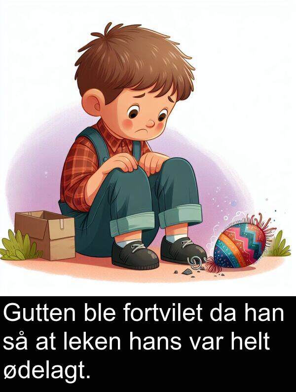 leken: Gutten ble fortvilet da han så at leken hans var helt ødelagt.