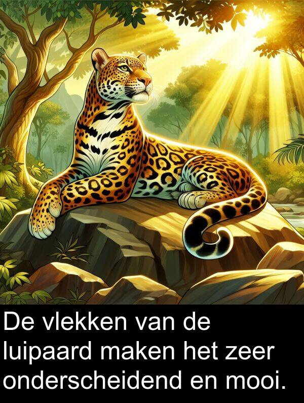 maken: De vlekken van de luipaard maken het zeer onderscheidend en mooi.