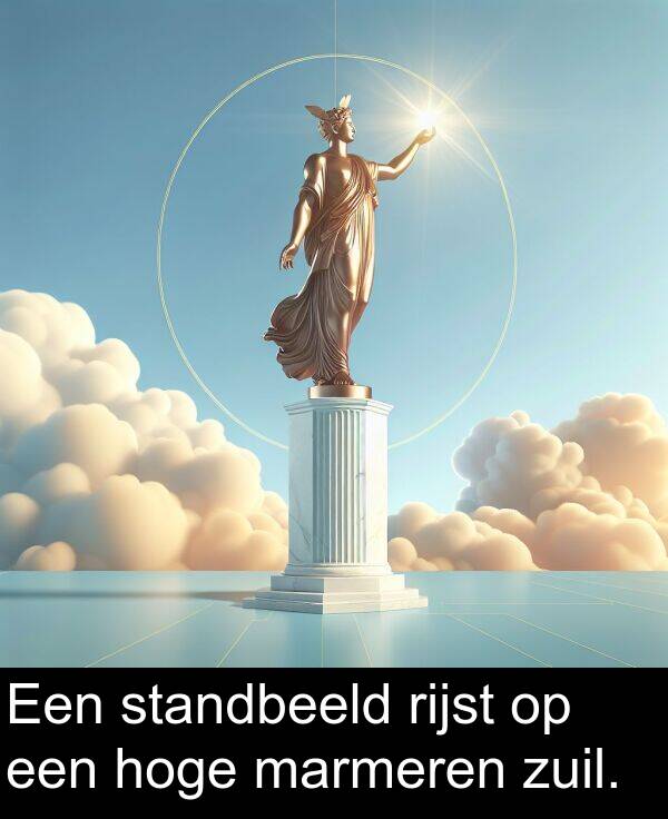 hoge: Een standbeeld rijst op een hoge marmeren zuil.