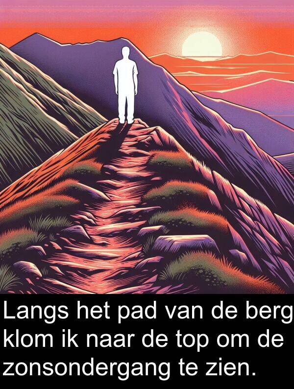 zien: Langs het pad van de berg klom ik naar de top om de zonsondergang te zien.