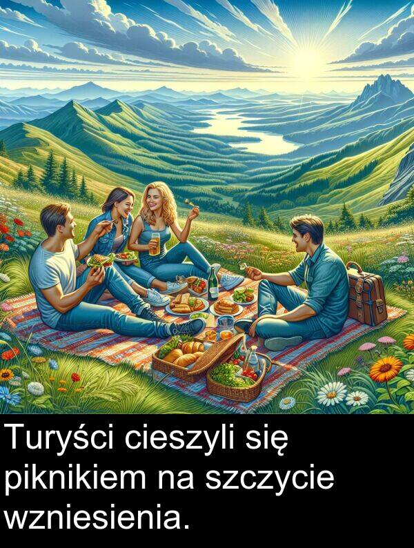 piknikiem: Turyści cieszyli się piknikiem na szczycie wzniesienia.