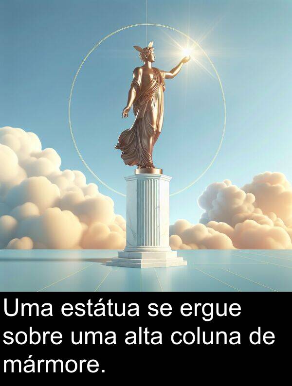 coluna: Uma estátua se ergue sobre uma alta coluna de mármore.