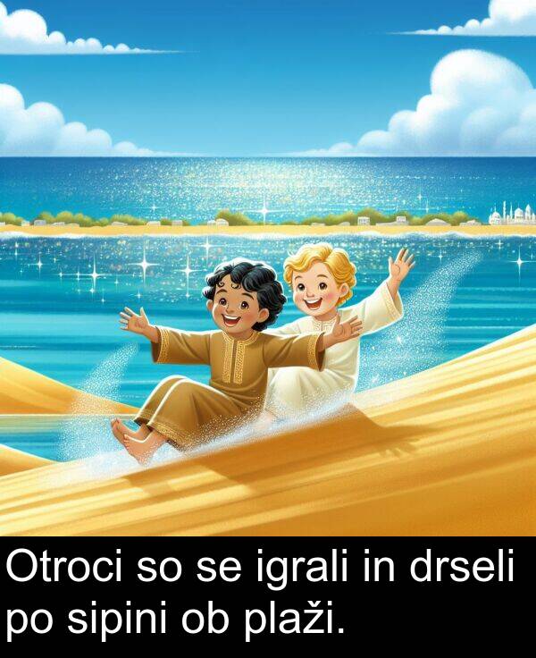 sipini: Otroci so se igrali in drseli po sipini ob plaži.