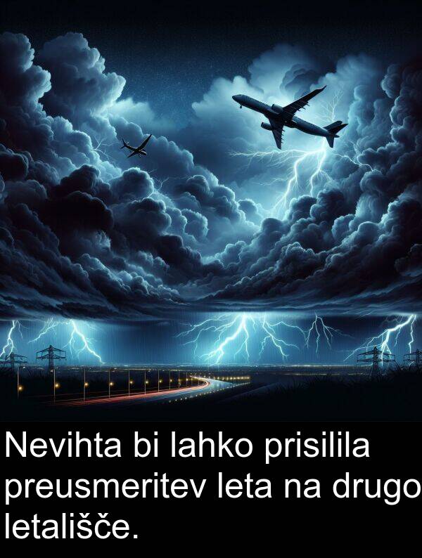 prisilila: Nevihta bi lahko prisilila preusmeritev leta na drugo letališče.