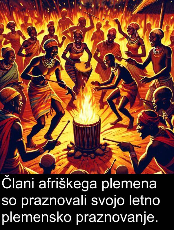 plemena: Člani afriškega plemena so praznovali svojo letno plemensko praznovanje.