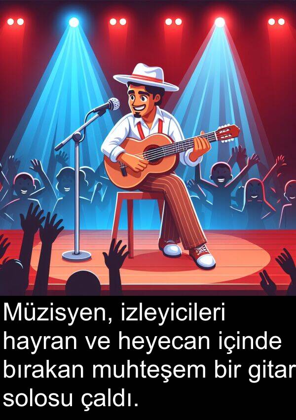 içinde: Müzisyen, izleyicileri hayran ve heyecan içinde bırakan muhteşem bir gitar solosu çaldı.