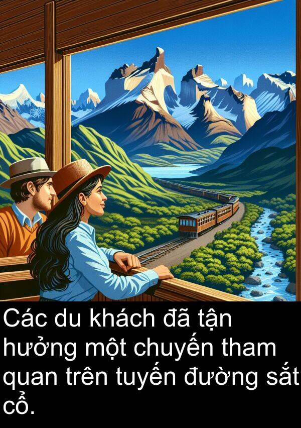 chuyến: Các du khách đã tận hưởng một chuyến tham quan trên tuyến đường sắt cổ.